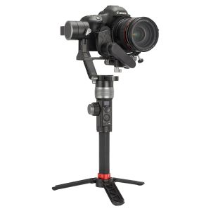 Trijų ašių rankinis Gimbalo stabilizatorius, skirtas DSLR ir profesionaliems fotoaparatams. Lengvas ir nešiojamasis fotografavimas.